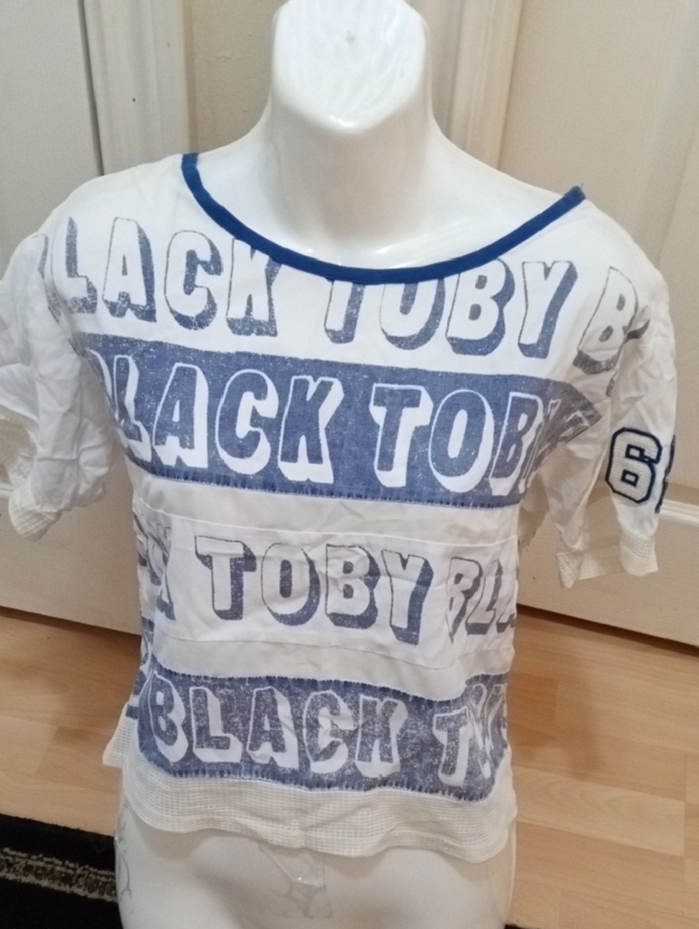 💲1⃣DOLLARS▶▶White & Blue LETTERED Crop Top Bust 37